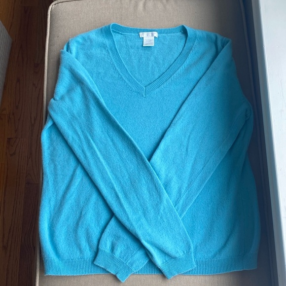 Aqua Blue Cashmere V-neck Sweater - Picture 1 of 4